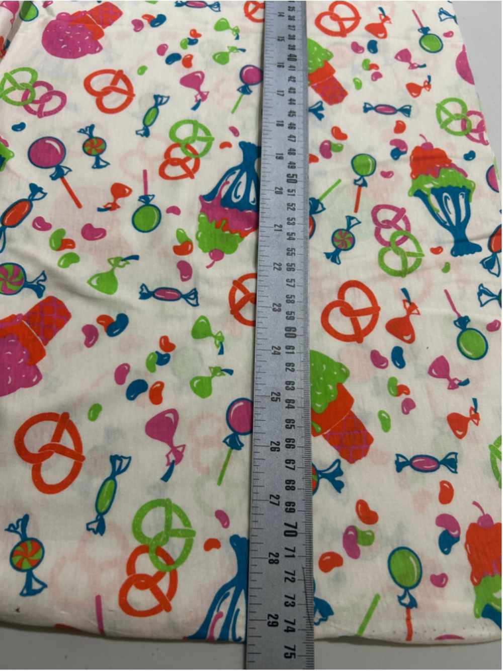 🔥3 for $40🔥 Fabric: 1.3 Yards of Candy Print Fabric Multi-color Candy Print - Picture 4 of 4
